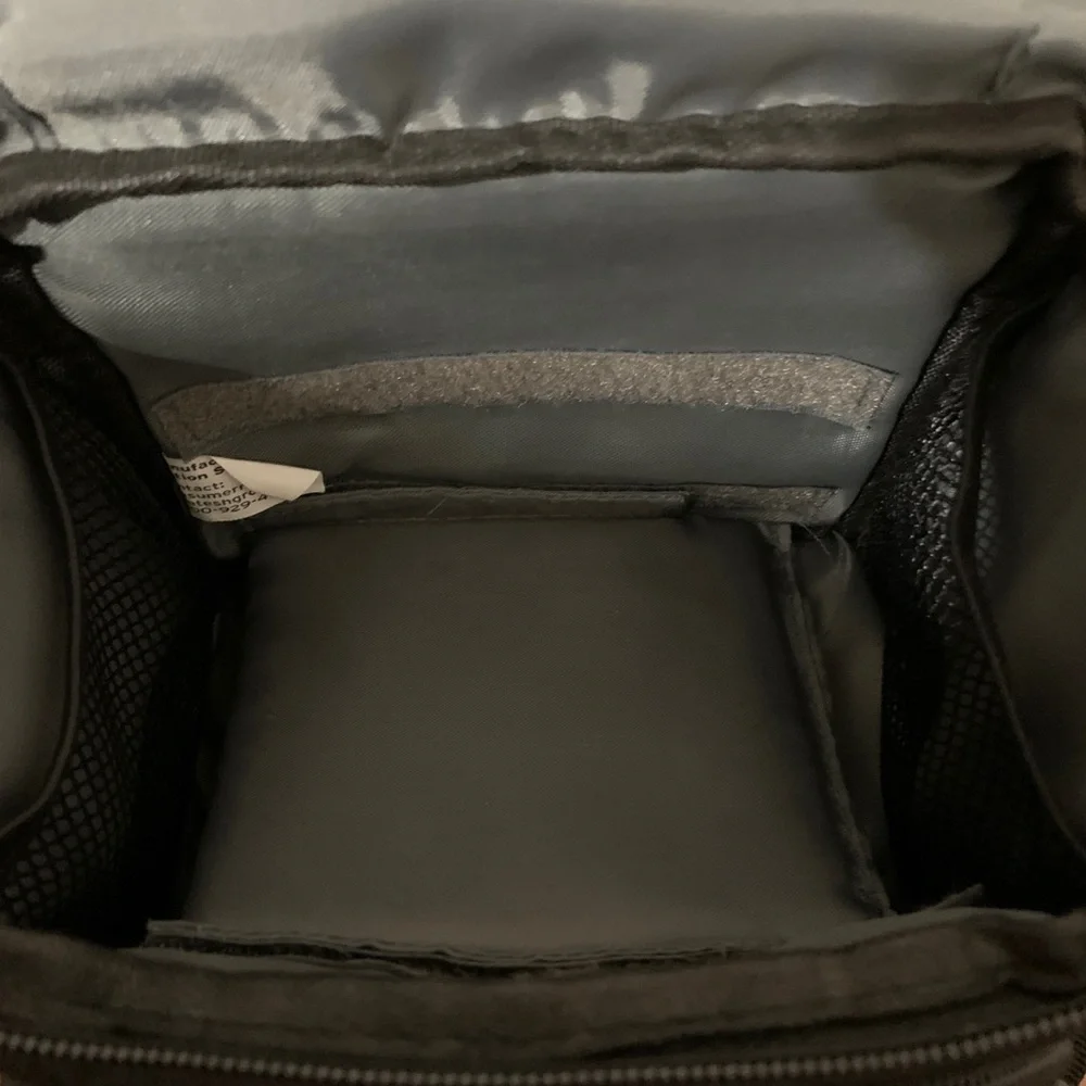 EDDIE BAUER CAMERA, CAMCORDER OR TRAVEL BAG WITH SHOULDER STRAP CLASSIC